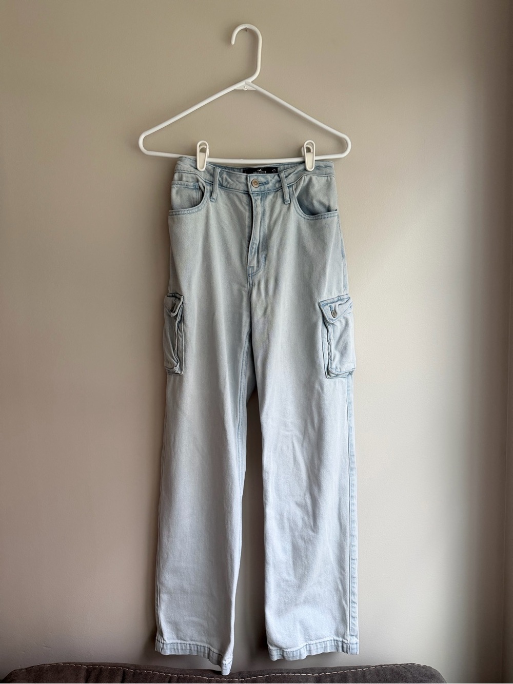 Hollister Women's Ultra High-Rise Dad Jean - Light Blue Cargo Jeans
